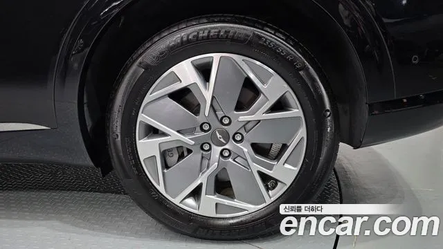 Genesis GV70 Electrified GV70 — Фото автомобиля 18
