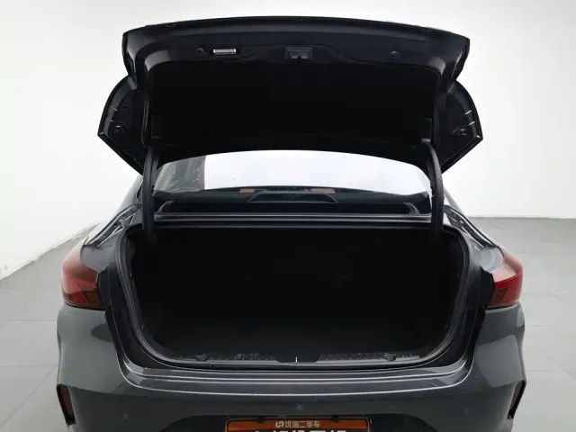 Changan Eado — Фото автомобиля 16