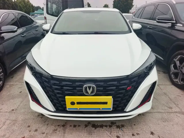 Changan Eado — Фото автомобиля 2