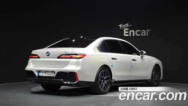 BMW 7 Series G70 — Фото автомобиля 2