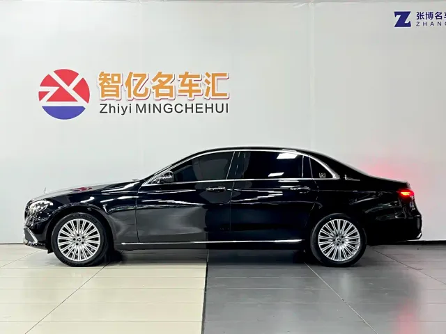 Mercedes-Benz E-Class — Фото автомобиля 3