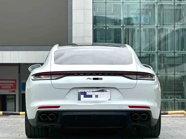 Porsche Panamera 2023 Panamera Executive Long Wheelbase 2.9T — Фото автомобиля 4