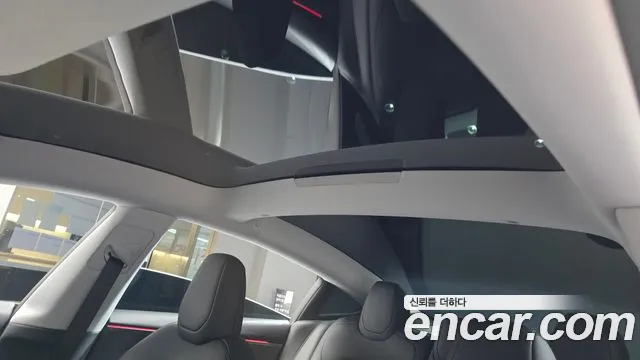 Tesla Model 3 — Фото автомобиля 25