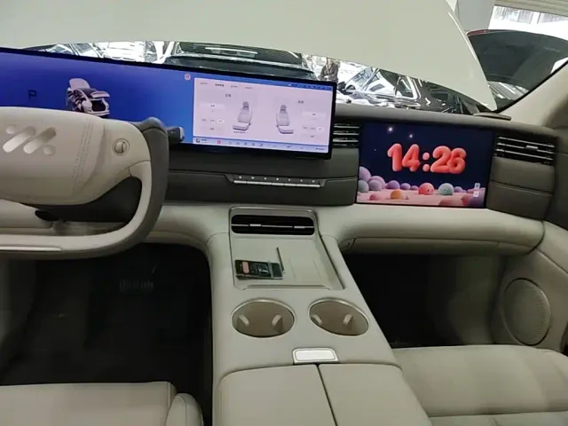 IM Motors LS6 — Фото автомобиля 12