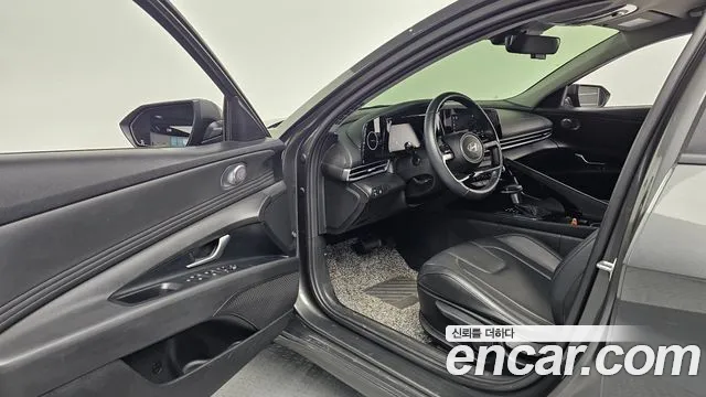 Hyundai Avante CN7 — Фото автомобиля 10