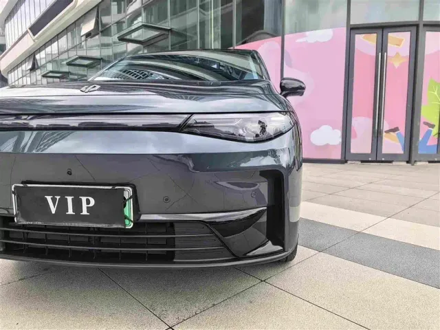 Leapmotor C10 — Фото автомобиля 11