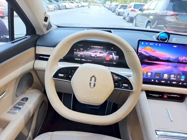 Aito M5 — Фото автомобиля 10
