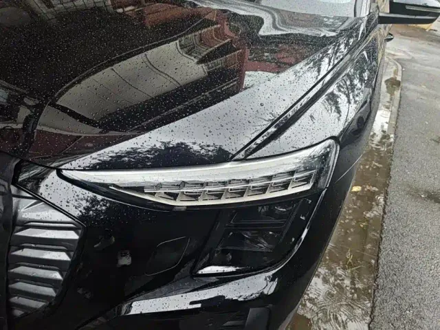 Audi Q5 e-tron — Фото автомобиля 5