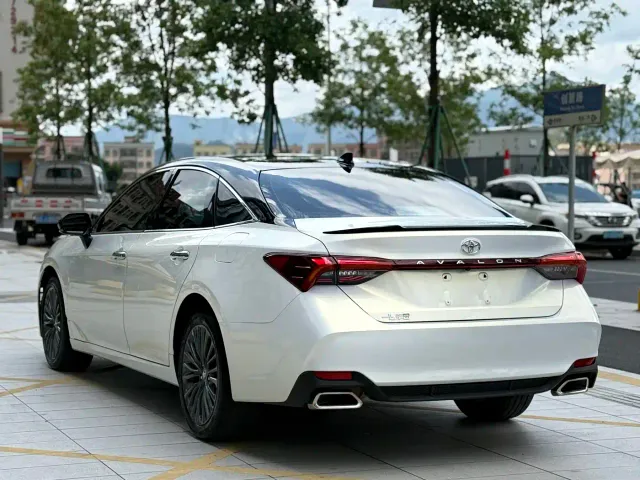 Toyota Avalon — Фото автомобиля 7