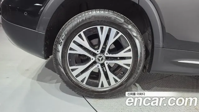 Mercedes-Benz GLB-Class — Фото автомобиля 5