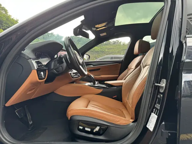 BMW 5 Series — Фото автомобиля 4