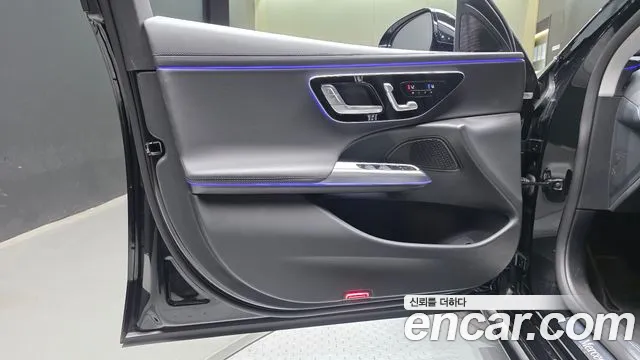Mercedes-Benz E-Class — Фото автомобиля 24