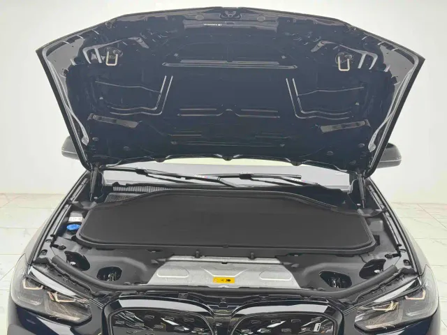BMW iX3 — Фото автомобиля 12