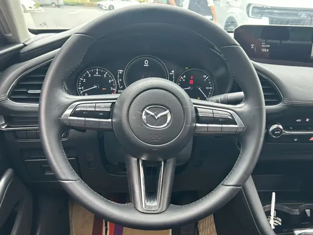 Mazda Mazda3 Axela 2021 2.0L Automatic Quality Shine — Фото автомобиля 7
