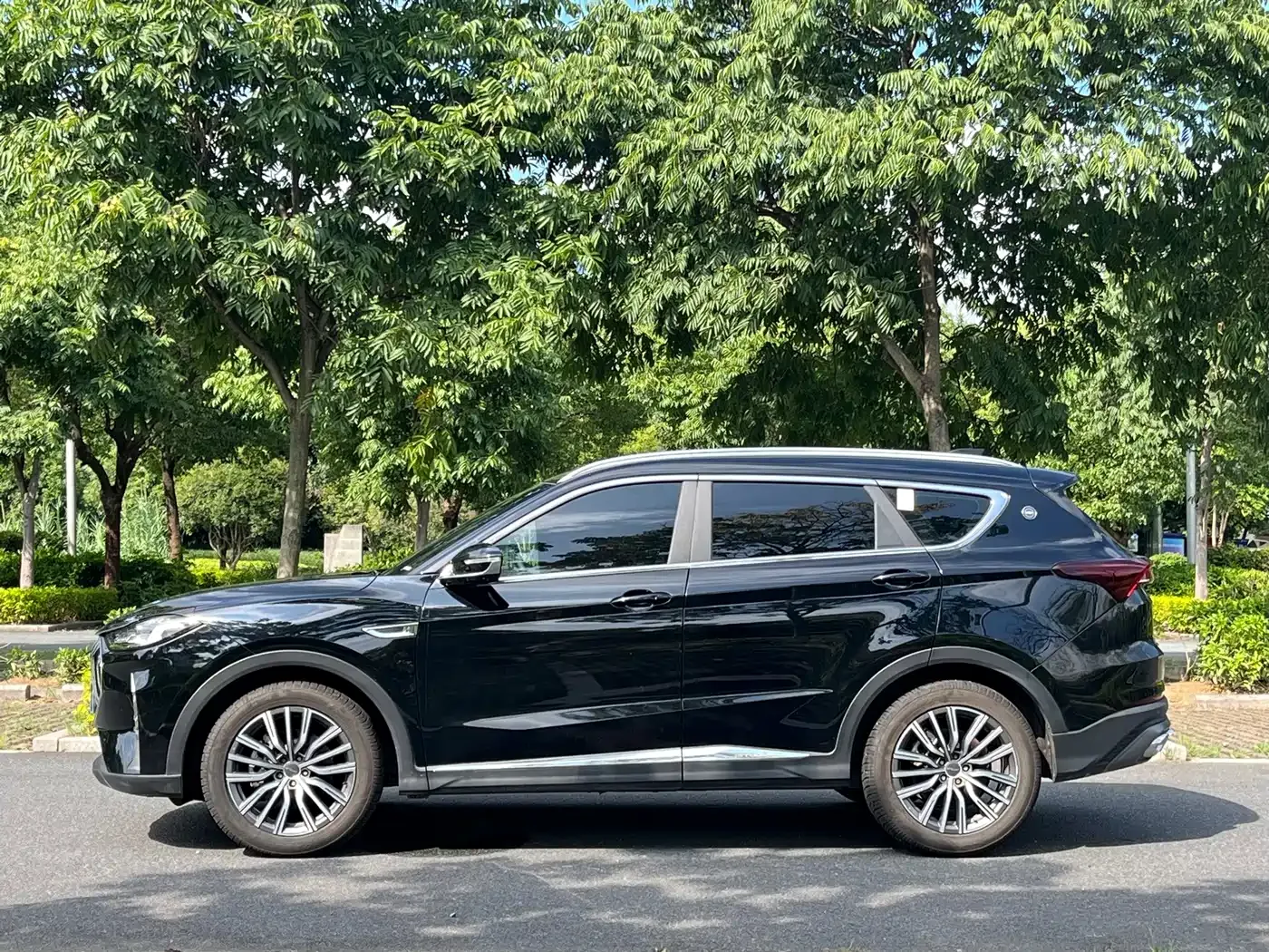 Jetour Jetour X70 PLUS 2023 1.5T DCT Warrior PLUS 5-seater — Фото автомобиля 10