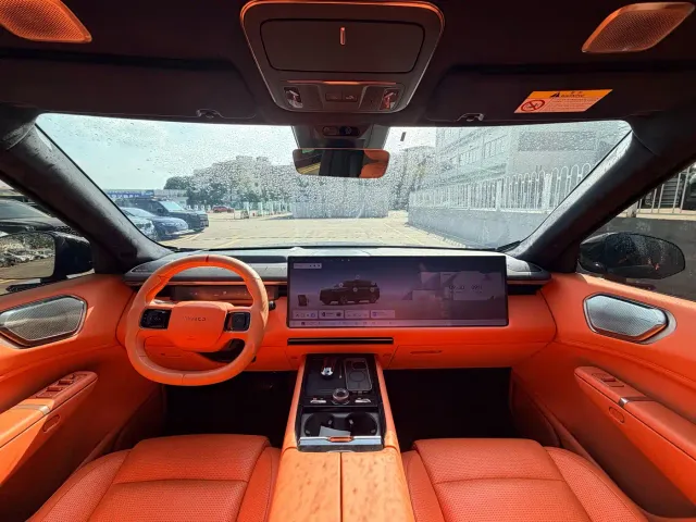 Lynk & Co 900 — Фото автомобиля 10