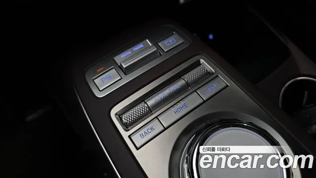 Genesis GV70 2.5T Бензин 2WD — Фото автомобиля 24