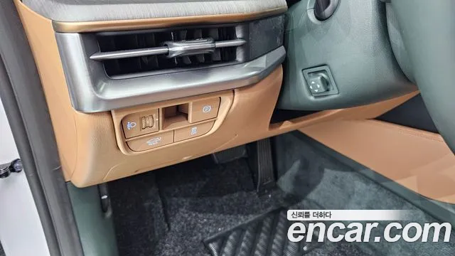 Hyundai Grandeur Grandeur (GN7) 2.5 Бензин 2WD — Фото автомобиля 20