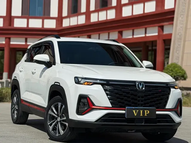 Changan CS35 Plus — Фото автомобиля 3
