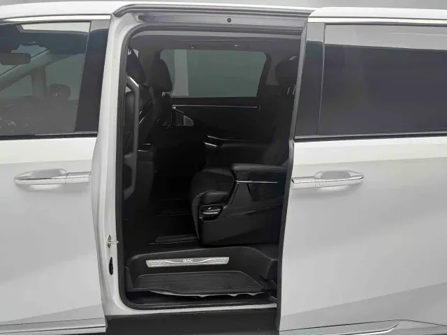 GAC Trumpchi M8 — Фото автомобиля 13