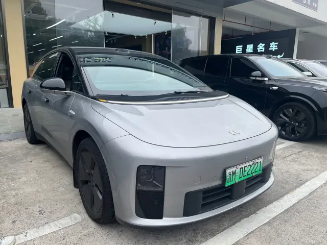 Li Auto i6 — Фото автомобиля 3