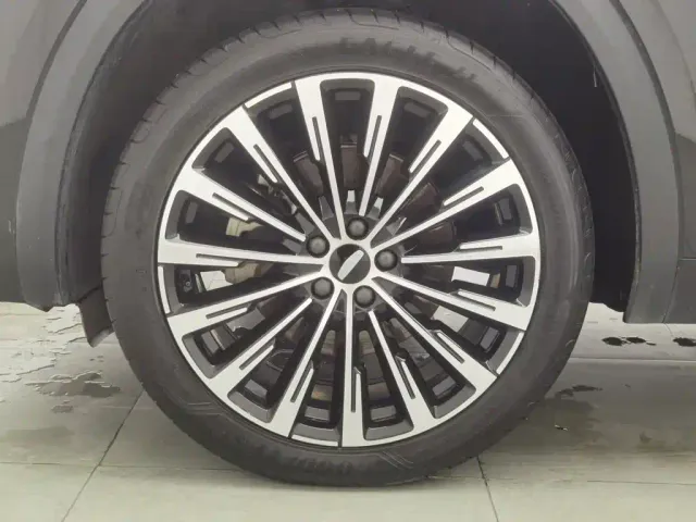 Geely Xingyue L — Фото автомобиля 17