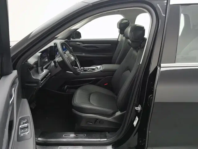 Ford Edge — Фото автомобиля 10