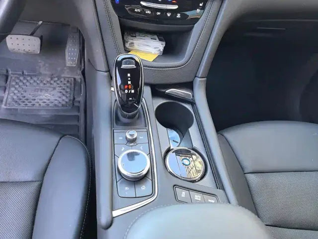 Cadillac XT6 — Фото автомобиля 16