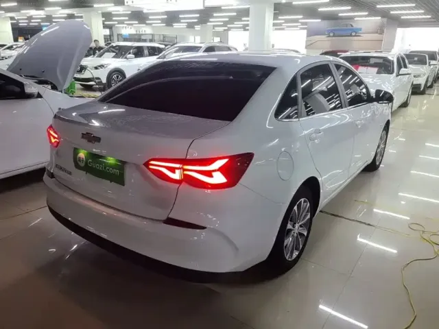 Chevrolet Monza — Фото автомобиля 6