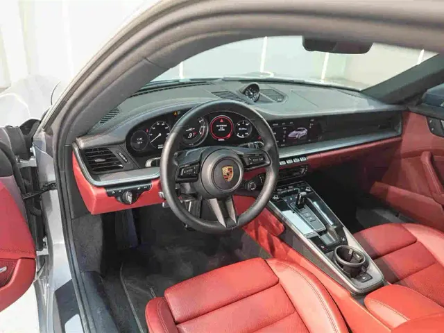 Porsche 911 — Фото автомобиля 12
