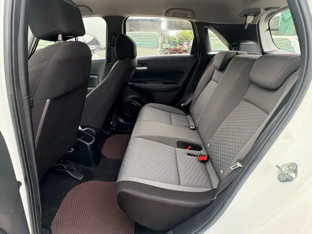 Honda Fit — Фото автомобиля 8