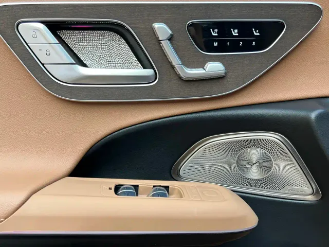 Mercedes-Benz E-Class — Фото автомобиля 7