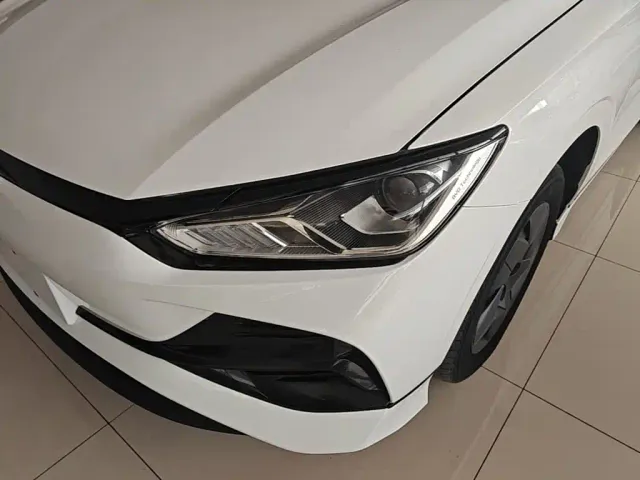 BYD e2 — Фото автомобиля 23