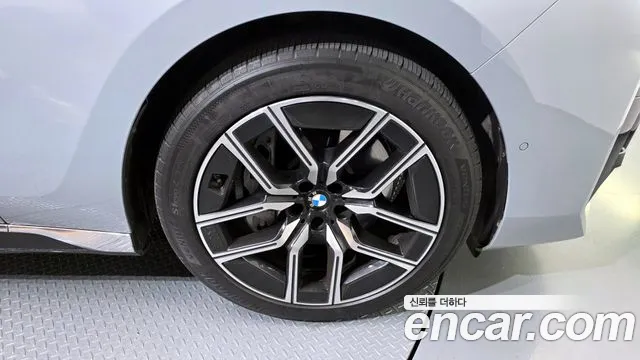 BMW 7-Series — Фото автомобиля 5