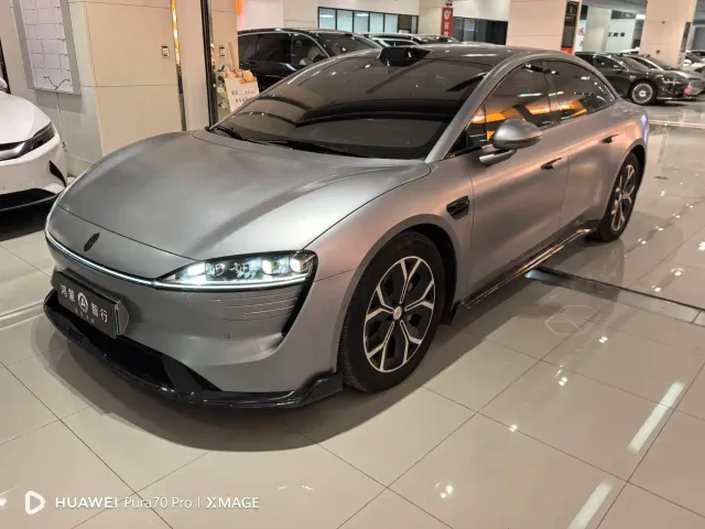 Фотография автомобиля — Luxeed S7
