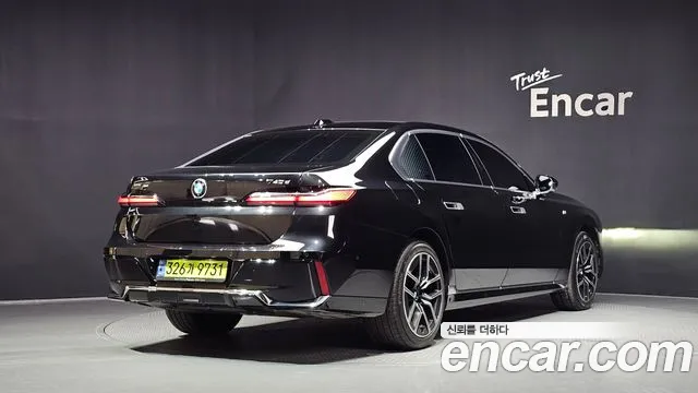 BMW 7-Series — Фото автомобиля 2
