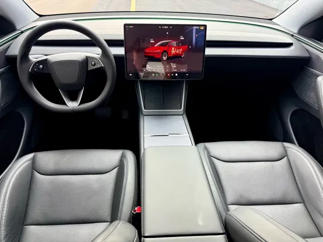 Tesla Model Y — Фото автомобиля 9