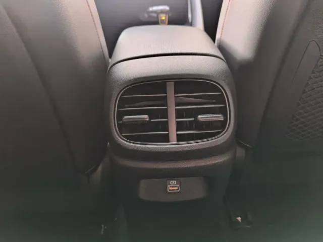 Hyundai Elantra — Фото автомобиля 23