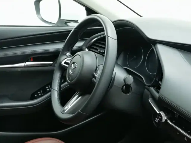 Mazda Axela — Фото автомобиля 22