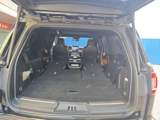 Lincoln Navigator — Фото автомобиля 22