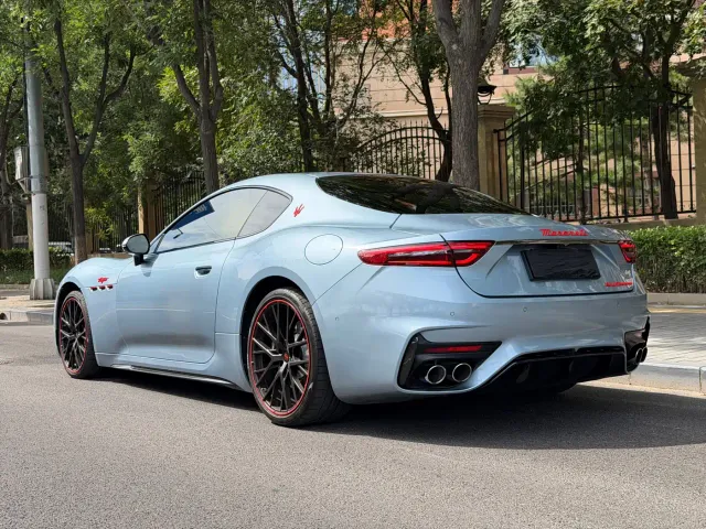 Maserati GranTurismo — Фото автомобиля 5