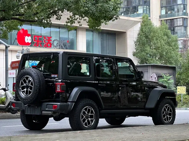Jeep Wrangler — Фото автомобиля 5