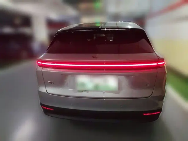 Li Auto i6 — Фото автомобиля 5
