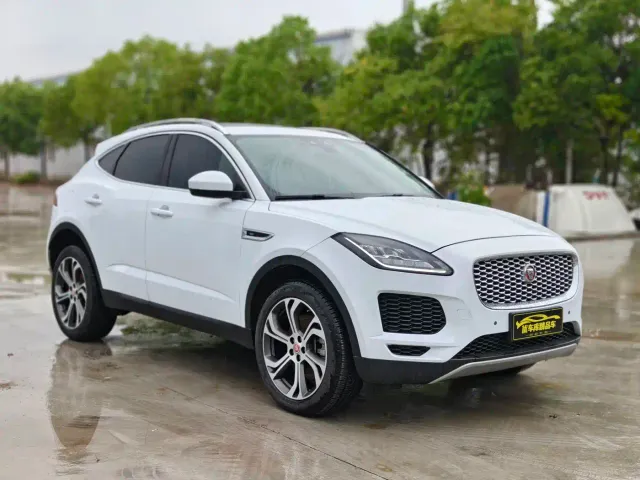 Jaguar E-PACE — Фото автомобиля 2