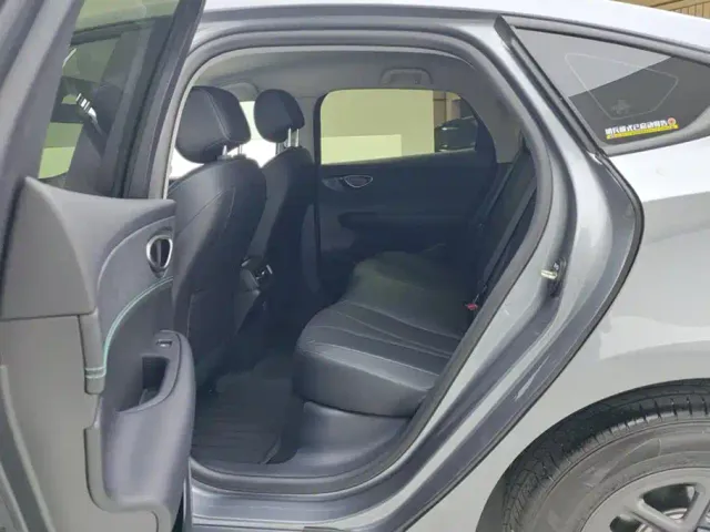 BYD Seal 05 DM-i — Фото автомобиля 11