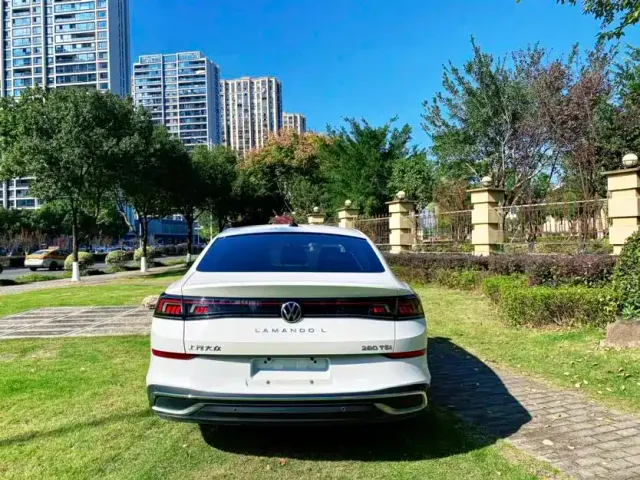 Volkswagen Lamando — Фото автомобиля 5