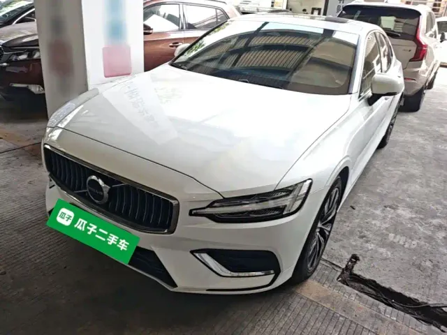Фотография автомобиля — Volvo S60
