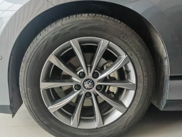 BYD Qin L — Фото автомобиля 8
