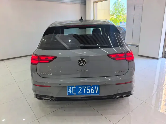 Volkswagen Golf — Фото автомобиля 5