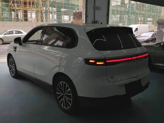 Leapmotor B10 — Фото автомобиля 4
